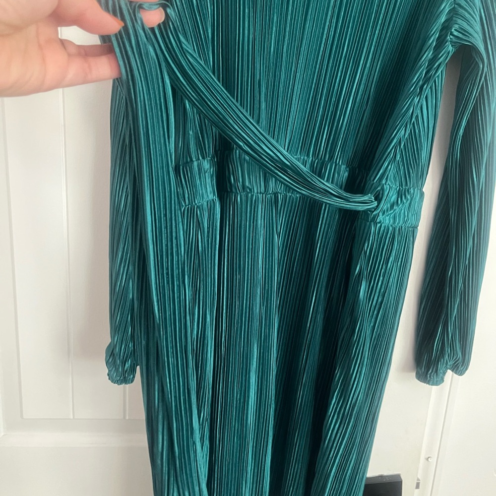 Elegant Teal Pleated Dress - Picture 4 of 10